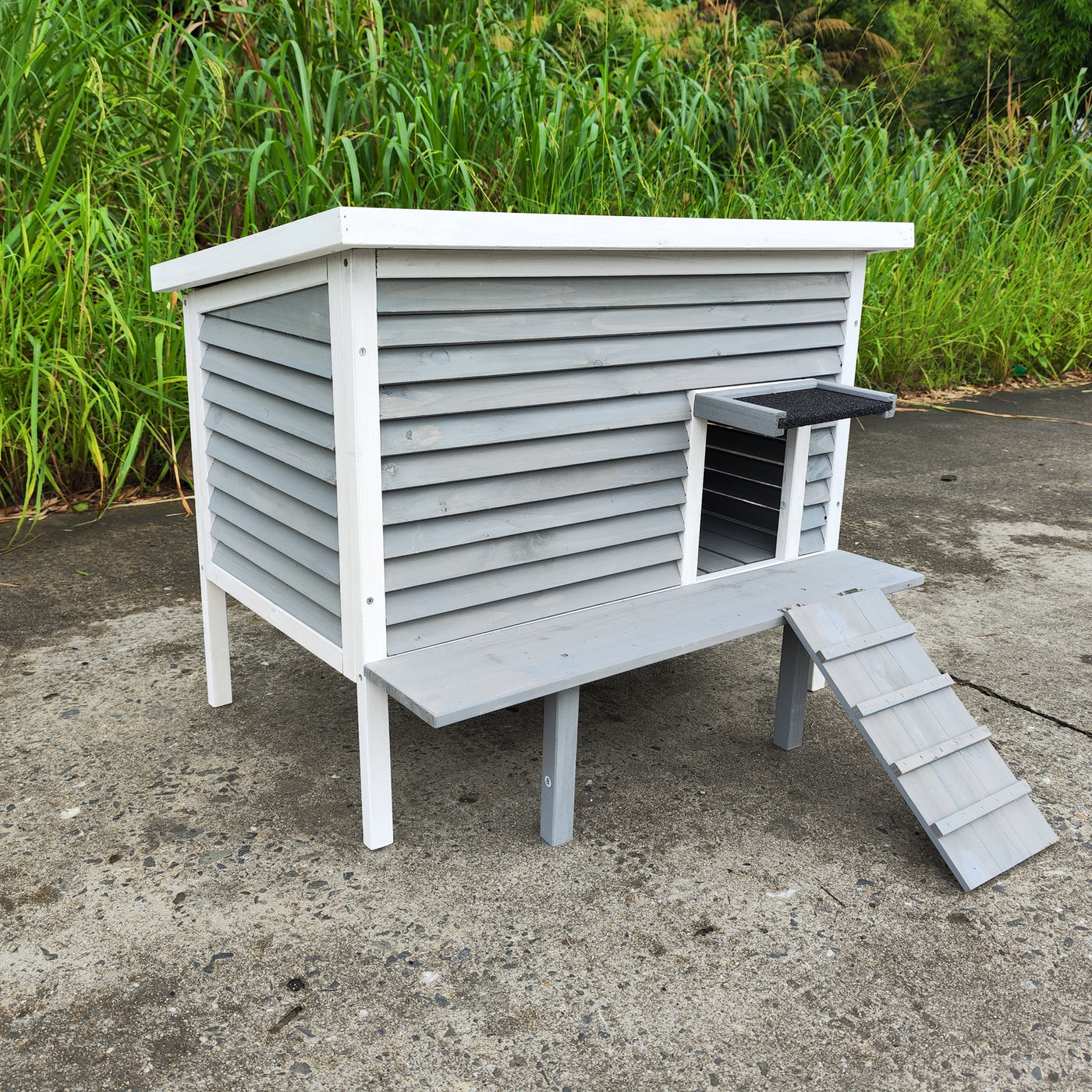 Outdoor Breathable Cat House for Outside Cats,Cat Shelter for Feral Cats with Escape Door,Porch Deck